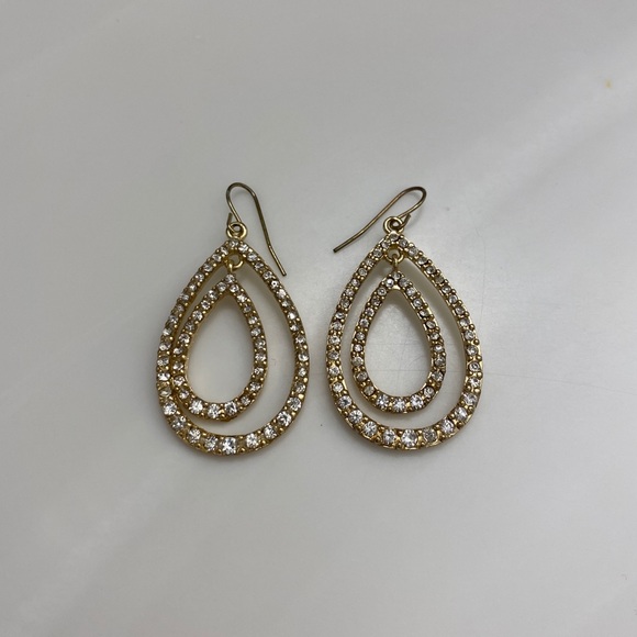 Earings - Picture 1 of 1
